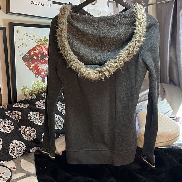 Victoria secret VS grey vneck hooded fur tunic pullover sweatshirt fashion show - Picture 4 of 6